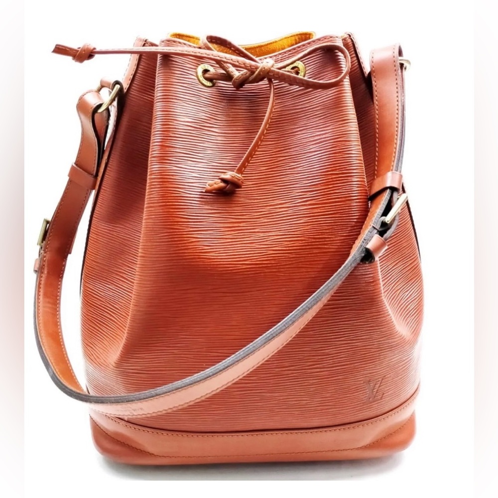LOUIS VUITTON EPI NOE SHOULDER BAG